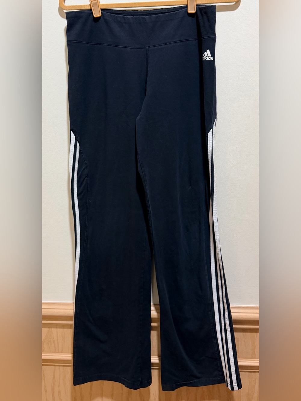 2005 Women’s adidas Black Track Pants with classic 3-line White Stripe ~ Size L